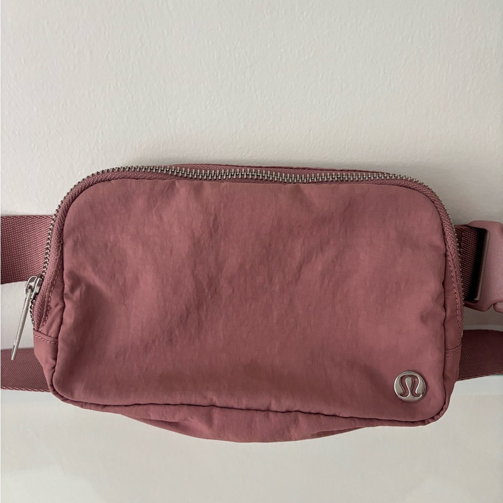 lululemon athletica Dusty Rose Belt Bag